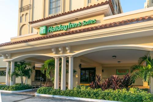 Holiday Inn & Suites Clearwater Beach, an IHG Hotel