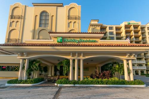 Holiday Inn & Suites Clearwater Beach, an IHG Hotel