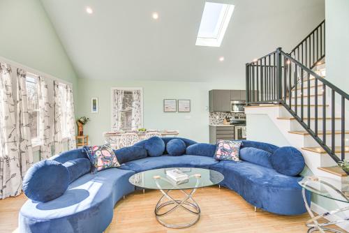 Cozy Rhode Island Retreat with Yard, Near Beaches! in North Kingstown, USA