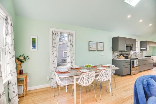 Cozy Rhode Island Retreat with Yard, Near Beaches! in North Kingstown, USA