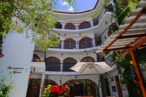 Astromelia Hotel