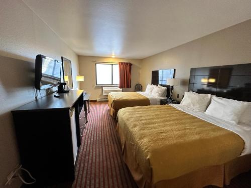 Rodeway Inn & Suites Madison Airport