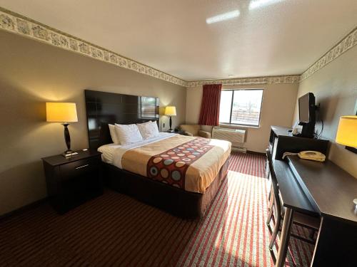 Rodeway Inn & Suites Madison Airport