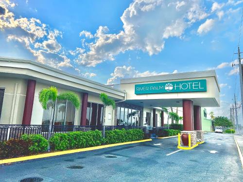 Exterior view, River Palm Hotel in Melbourne (FL)