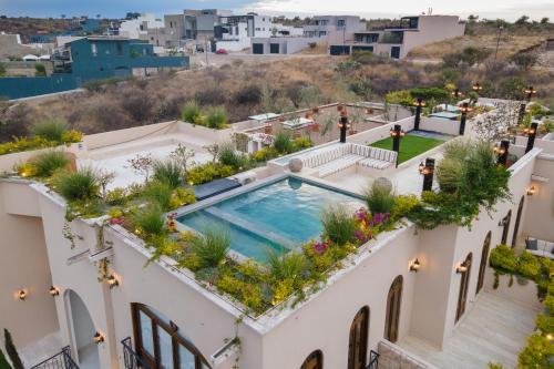 Casa Malanquin, 4BR Designer Luxury Villa with Heated Pool & Golf Views in San Miguel de Allende, Mexico