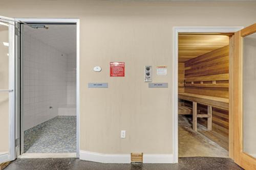 Three-Bedroom Apartment image 10