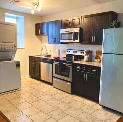 2BR W&D 6th FloorMins to Forest Park CWE in University City, USA