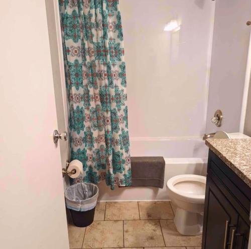 2BR W&D 6th FloorMins to Forest Park CWE in University City, USA