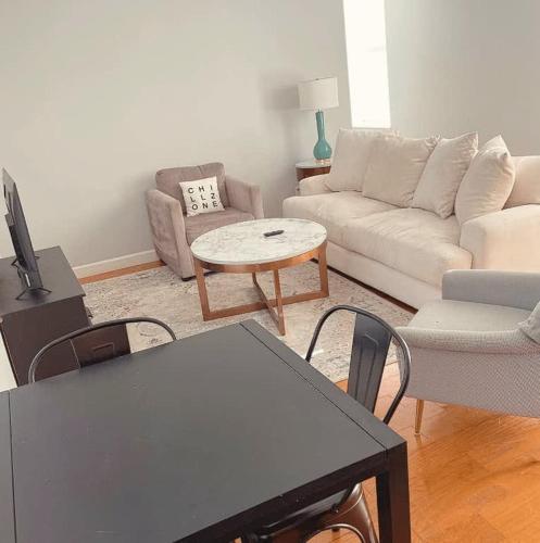 2BR W&D Near Forest Park Barnes Hospital STL Zoo in Tower Grove, USA