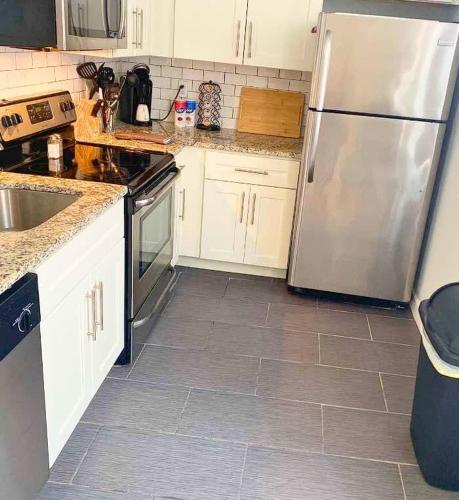 2BR W&D Near Forest Park Barnes Hospital STL Zoo in Tower Grove, USA