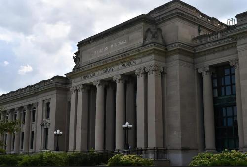 Mins To Forest Park Museum & Walk to BJ Hospital - image 10