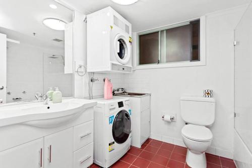Inner City Retreat 1BD Pyrmont - 302 - image 5