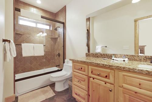 Cornerstone Lodge-1559 by Big Bear Vacations - image 11