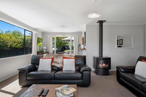 Cute on Kew - Taupo Holiday Home - image 3
