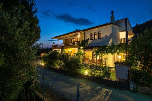Tsamakdas House - image 3