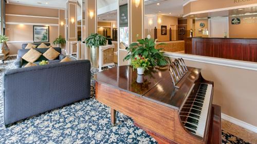 Best Western Plus Carlton Plaza Hotel in Victoria (BC)