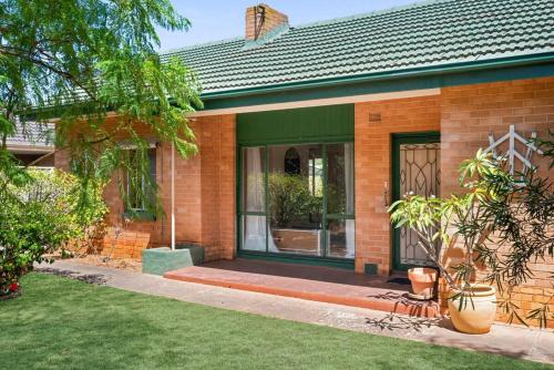 The Peach Tree 2 Bed Home in Elizabeth