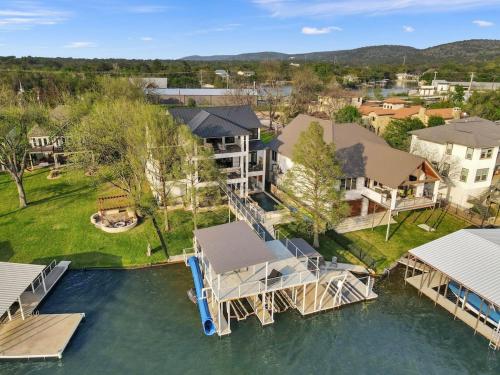 Campa Royale with Concierge Services in Kingsland, USA