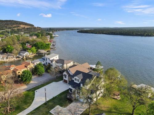 Campa Royale with Concierge Services in Kingsland, USA