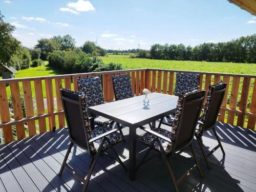 陽台/露台, Little Freedom Modern retreat in 尤貝克