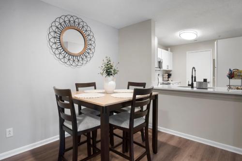 The Mooresville Nest: 2BR/2BA Home Away from Home in Mooresville, USA