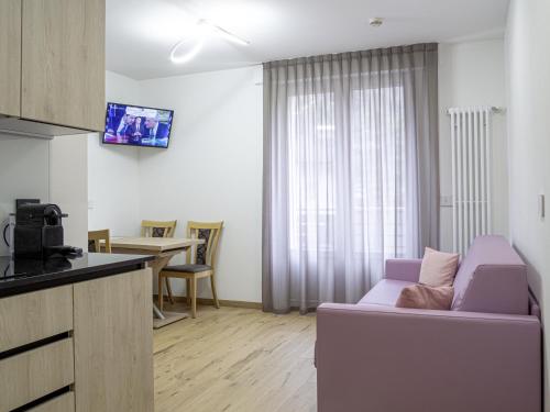 2 twin beds, 1 sofa bed