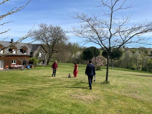 Maison familiale, 15 pers, 7 chambres, piscine, déco soignée