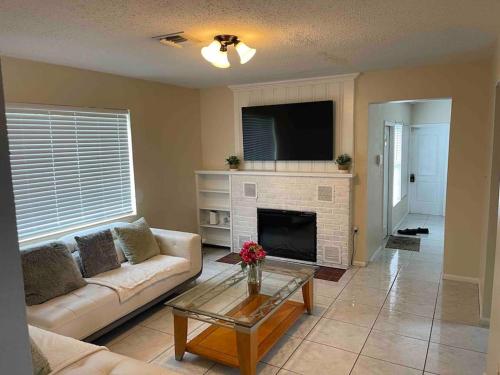 Private Queen Bedroom B house shared common spaces in Fort Pierce, USA