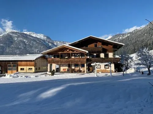 Apartment in Saalfelden near Ski Areas in Saalfelden am Steinernen Meer, Österreich