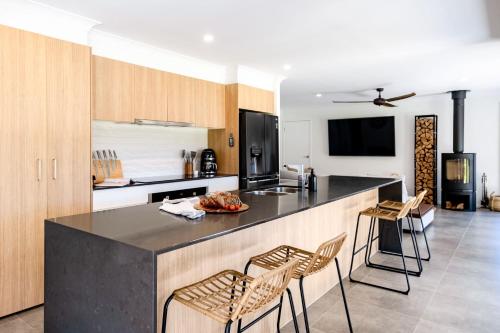 Forever Sunday - Plunge Pool, Woodfire pizza oven, Outdoor firepit in Yatte Yattah