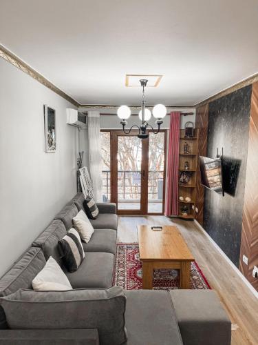 One-Bedroom Apartment image 10