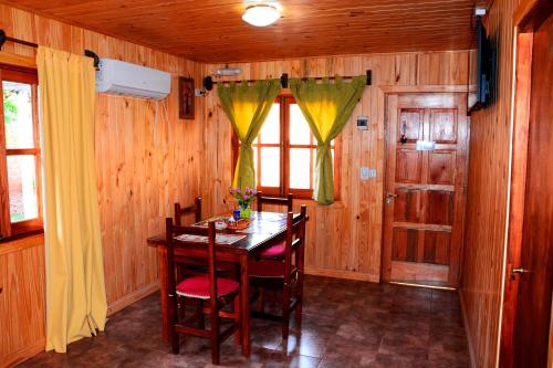 Two-Bedroom Bungalow image 5