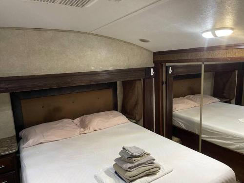 Entire 1bedroom RV Camper in Fort Pierce, USA