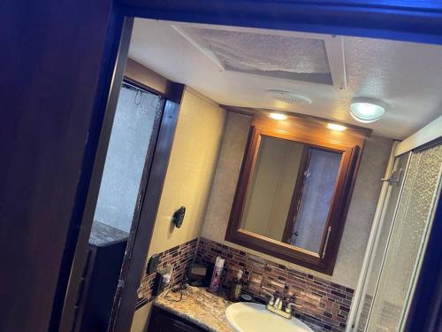 Entire 1bedroom RV Camper in Fort Pierce, USA