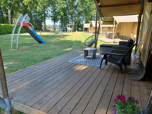 Vistas, Luxe Safaritent met privé sanitair voor het hele gezin I 6 personen (Luxe Safaritent met prive sanitair voor het hele gezin I 6 personen) in Epe