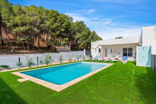 Úszómedence, Villa Aiko - Plusholidays in Pinar del Advocat