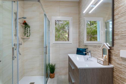 Villa with Private Pool image 7