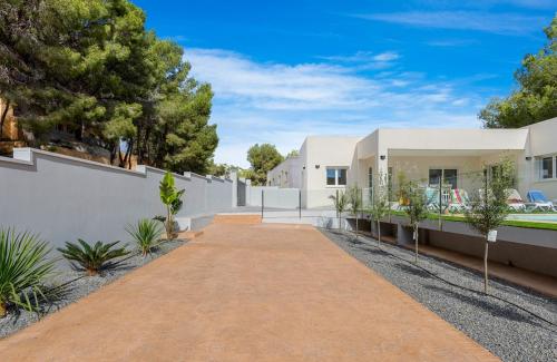 Villa with Private Pool image 5