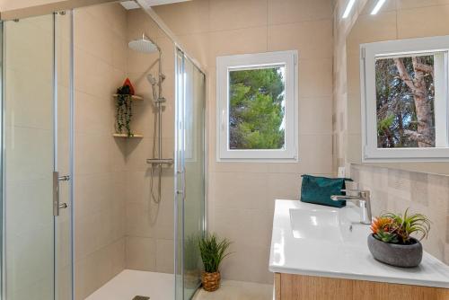 Villa with Private Pool image 6