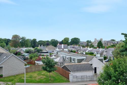 Lovely Aberdeen Home close to the Scottish Coast