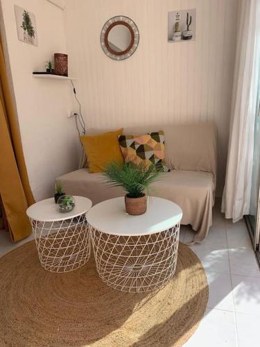 Bright studio with small terrace, Fréjus (foto 7)
