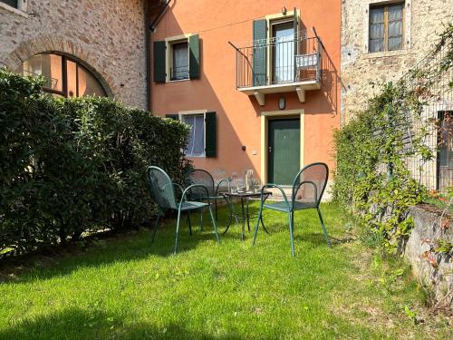 Cozy Couples Apartment just 15 min from Garda Lake
