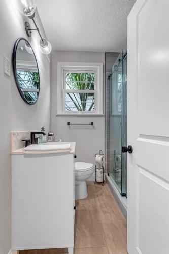 Modern 2 BR Condo - 2 block from San Marco - image 5