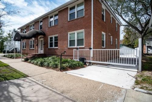 Modern 2 BR Condo - 2 block from San Marco - image 2