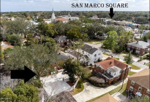 Modern 2 BR Condo - 2 block from San Marco - image 10