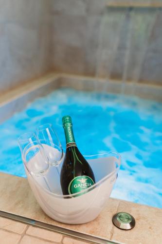 LUXUITE Villa con Piscina e sauna o villa con jacuzzi e doccia emozionale 3