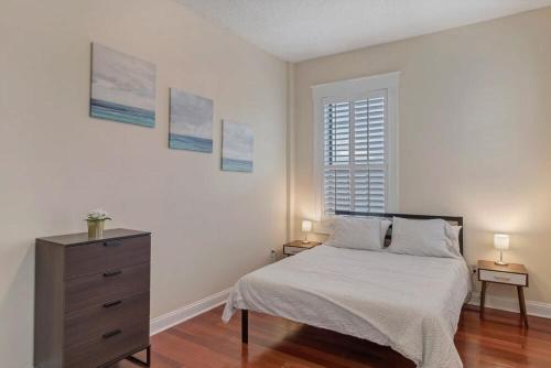 LT Stay Discounts! Cozy 2 BR Apt - Pet Friendly! - image 5