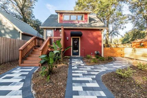 Studio loft w pool spa & gardens near downtown in Jacksonville, USA