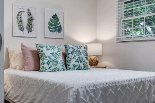 Spacious Home w Pool-Tucked Away in Jax Beach