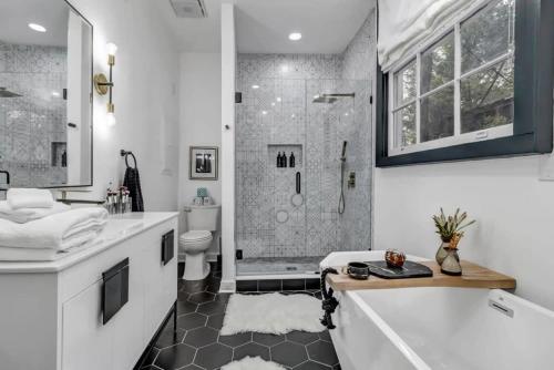 Fourth House - Eclectic and fun 1BR in SPR thumb 2
